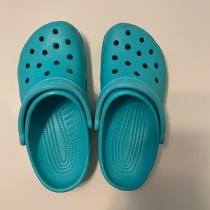 blue crocs